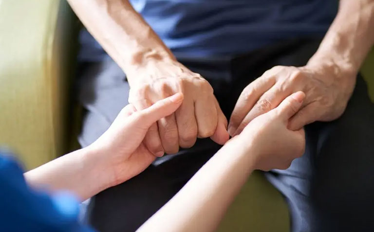 高齢者介護より身体的負担が少ない